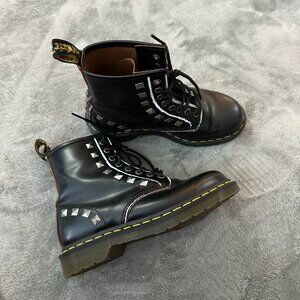 Dr. Martens 1460 Stud Lace Up Black Combat Boots 8-Eye Women's size 7